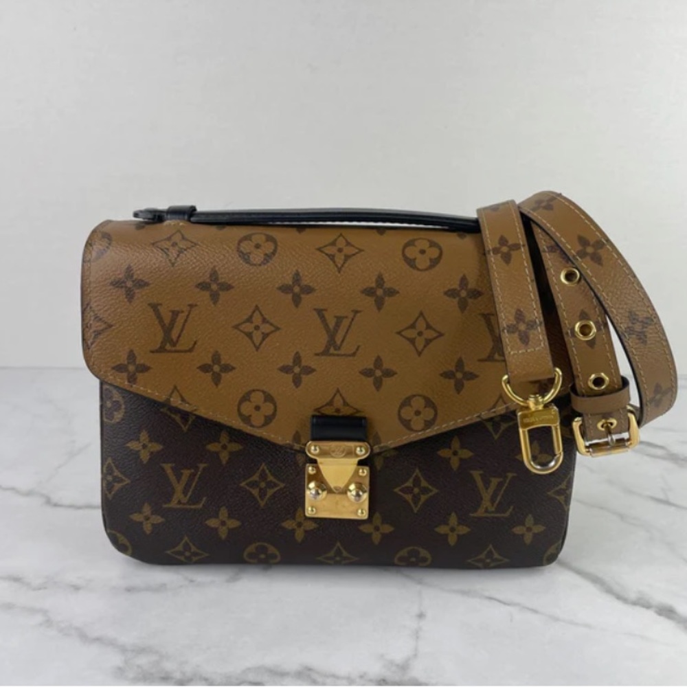 Louis Vuitton Pochette Métis Monogram Reverse Canvas